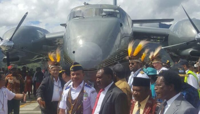 Hore! Setelah Pom Bensin, Kini Kabupaten Puncak Papua Punya Pesawat