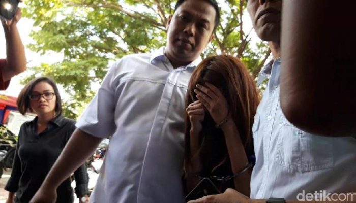 ES dan TN, Muncikari Artis yang Bisa Bikin Pelanggan Bergetar