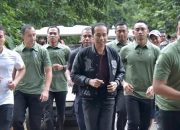 Awali 2019, Jokowi Jogging dan Sapa Warga di Kebun Raya Bogor