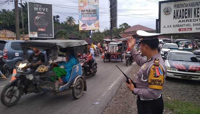Arus Lalu Lintas di Kawasan Balimo-limo Macet, Lantas GunakanBuka Tutup