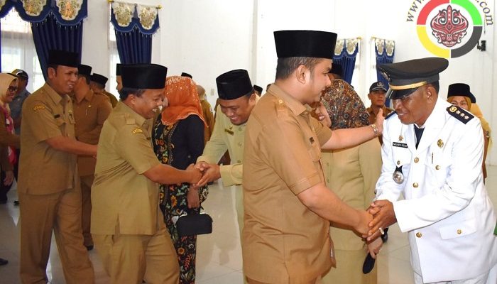 Bupati Tapanuli Tengah Lantik 19  Pimpinan Tinggi Pratama, Administrator, dan Pengawas