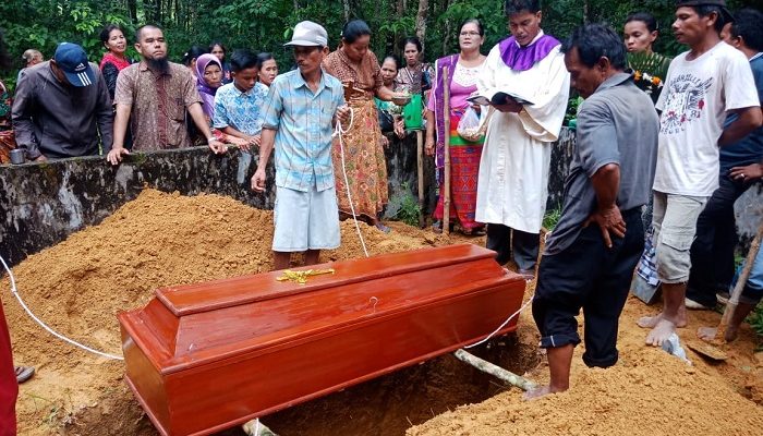 Pengembala Kerbau Yang Tewas Disambar Petir Dikebumikan Isak Tangis