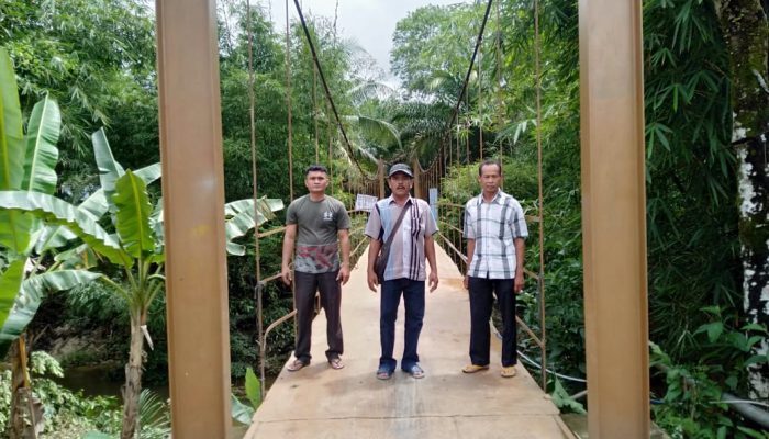 Rehap Jembatan Gantung dan Pembangunan Jalan Telpot di Desa Gunung Kelambu Tuntas