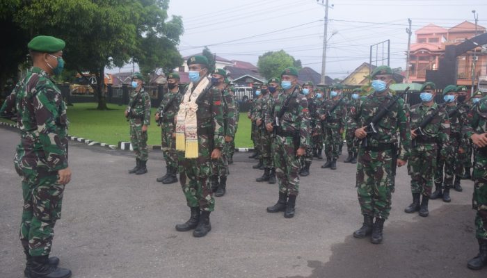 Danyonif 123/Rajawali Pimpin Tradisi Penyambutan Prajurit Purna Tugas Pamrahwan di Wilayah Maluku