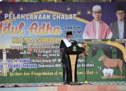 Wali Kota Sibolga Sholat Idul Adha di Lapangan Simaremare Bersama Warga