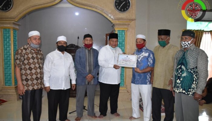 Wali Kota Serahkan Bantuan Lanjutan Pembangunan Masjid Taqwa Sibolga Rp200 Juta