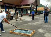 14 Mesin Judi Hasil Razia Satpol PP Tapteng Dimusnahkan