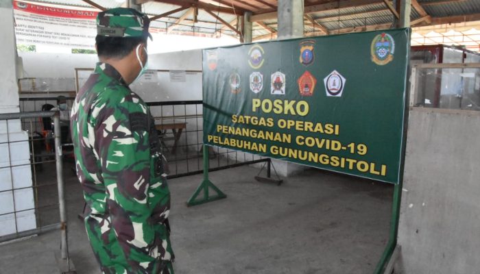 Danrem 023/KS Bersama dengan Dandim 0213/Nias Tinjau Pos COVID-19