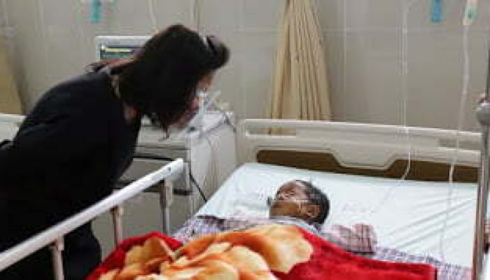 Satika Simamora Besuk dan Doakan Rayadi Simanjuntak Anak 3,5 Tahun