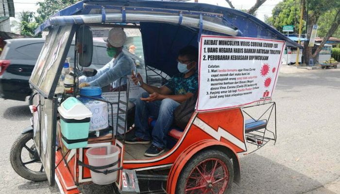 Berlin Silaban, Abang Becak Pejuang COVID-19 dari Sibolga