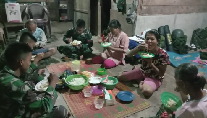 Bina Keakraban Satgas TMMD Nias Makan Bersama Warga