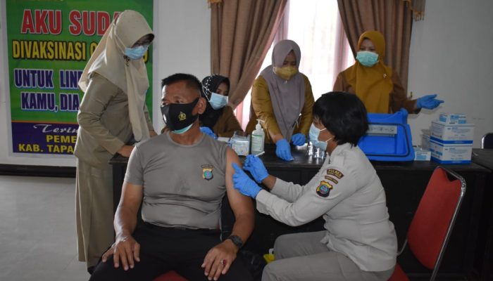 313 Personel Polres Tapteng dan ASN Disuntik Vaksin COVID-19