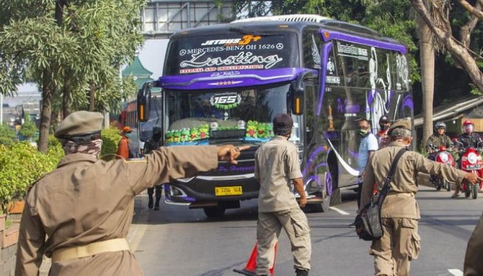 Resmi! Mudik Lokal Dilarang, Mobil Pribadi Juga Kena Larangan