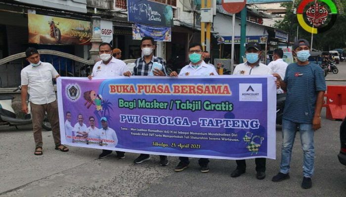 PWI Sibolga-Tapteng Bukber dan Bagi-bagi Takjil dan Masker Gratis