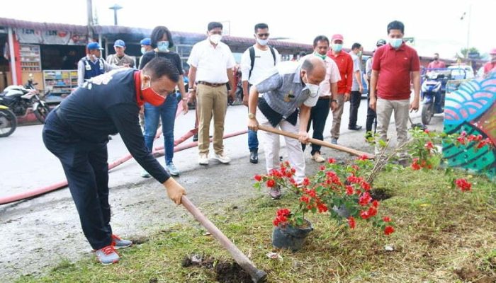 Bupati Nikson Turun Langsung Gotong Royong Jumat Bersih