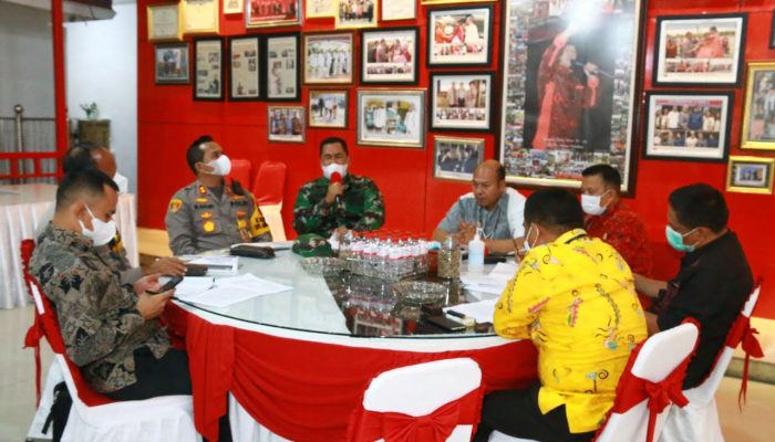 Bupati Taput Pimpin Rapat Forkopimda tentang PPKM dan Peniadaan Mudik Lebaran