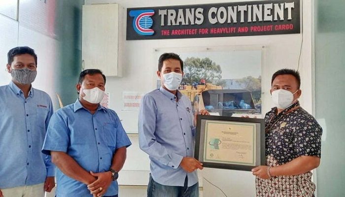 Trans Continent Sibolga-Tapteng Terima Penghargaan dari Kementerian Ketenagakerjaan