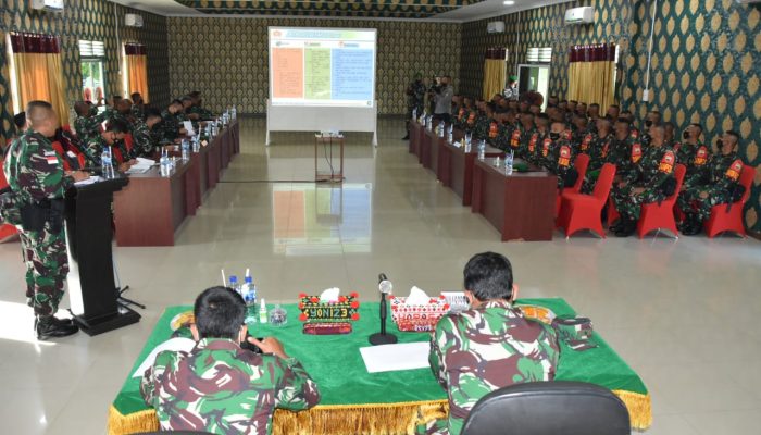 Danrem 023/KS Dampingi Waasops Panglima TNI cek Kesiapan Operasi Satgas Pamtas RI-PNG Yonif 123/RW