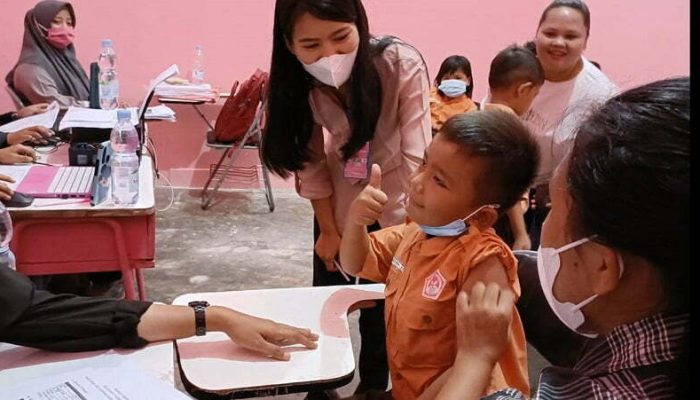 Semangat Siswa SD Nagoya Pandan Tapteng Mengikuti Vaksin