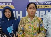 Kepala Sekolah SMPN 1 Kolang Menangis Minta Maaf kepada Bupati dan Kadis Pendidikan Tapteng