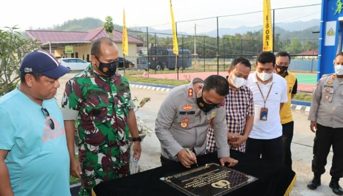 Kapolres Tapteng Resmikan Lapangan Tenis dan Futsal Wicaksana Laghawa