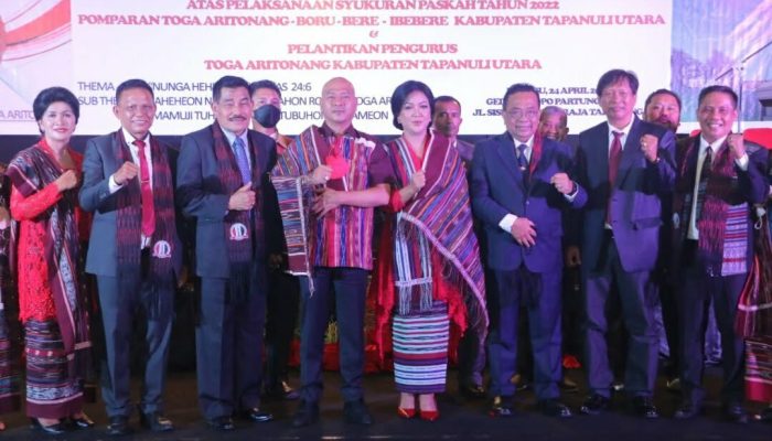 Kekompakan Marga Aritonang Dipuji Bupati Taput