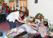 Bupati Bakhtiar Melayat ke Rumah Duka Mantan Camat Barus Utara