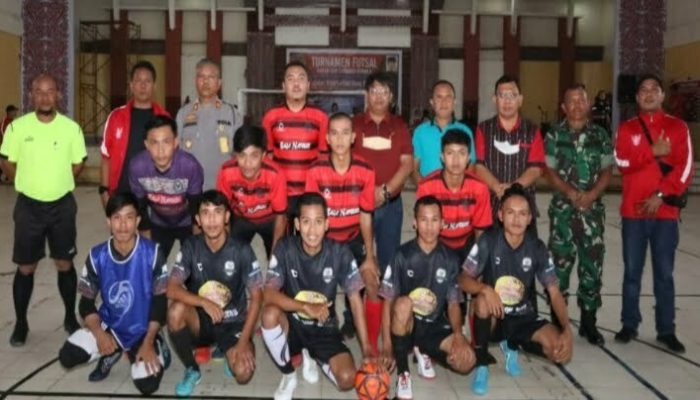 32 Tim Futsal se-Kawasan Danau Toba Dibuka Bupati Taput