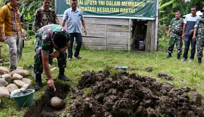 Kodim 0213/Nias Bangun Rumah Liber Sokhi Gea yang Tidak Layak Huni