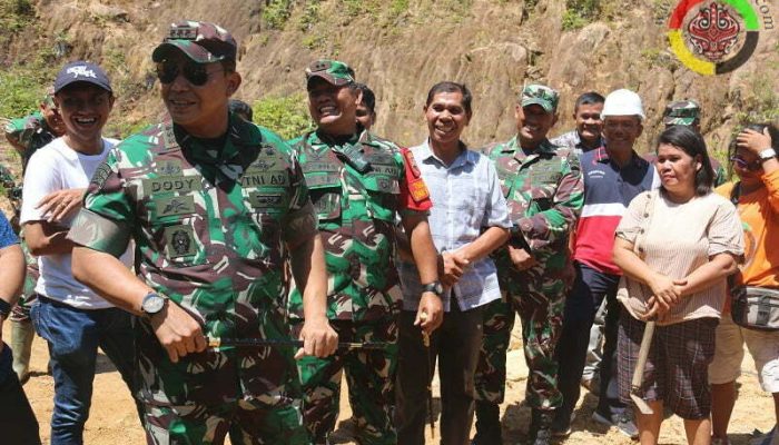 Danrem Bantu Pengadaan Alat PAUD dan Modal Usaha Warga Hutabarangan