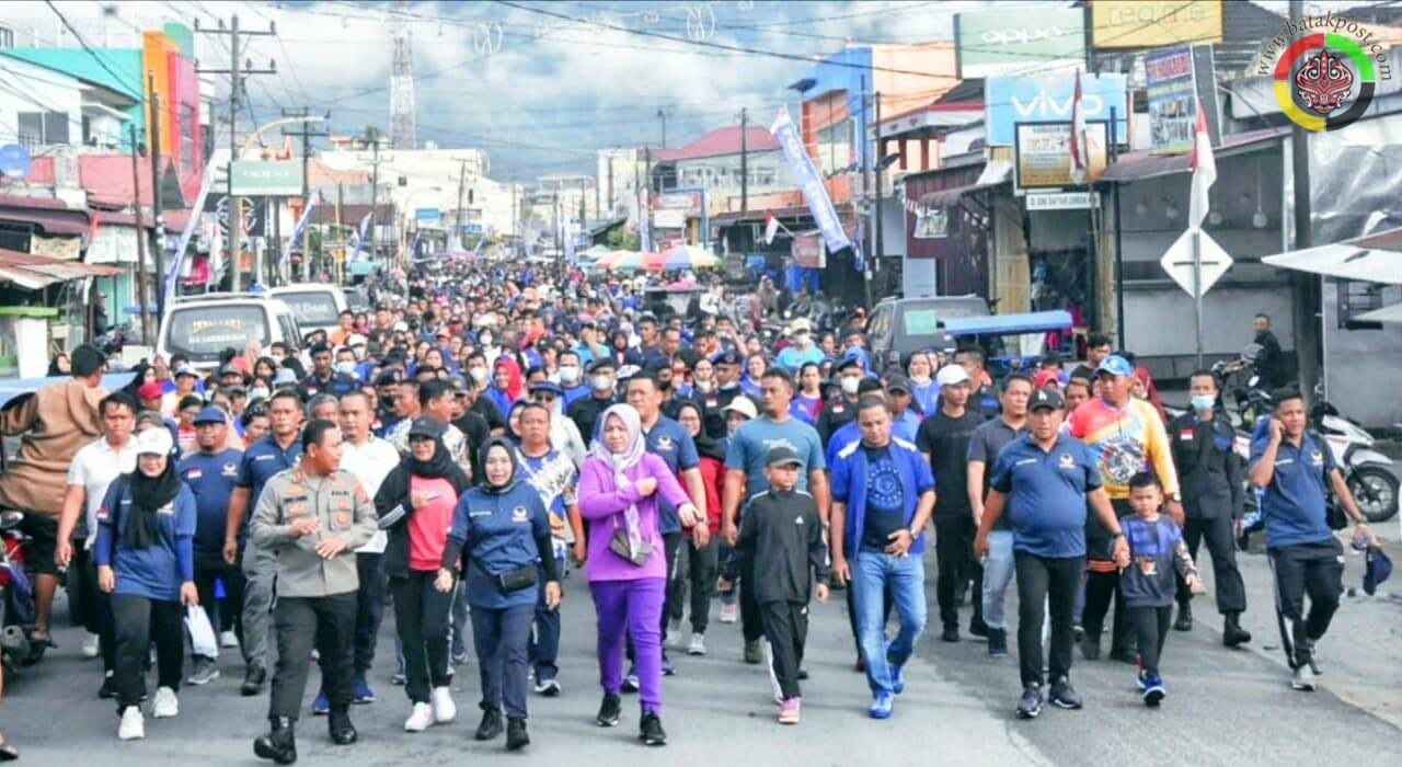 Lima ribuan masyarakat ikuti jalan santai NasDem Sibolga-Tapteng. (Batakpost.com/Jas)