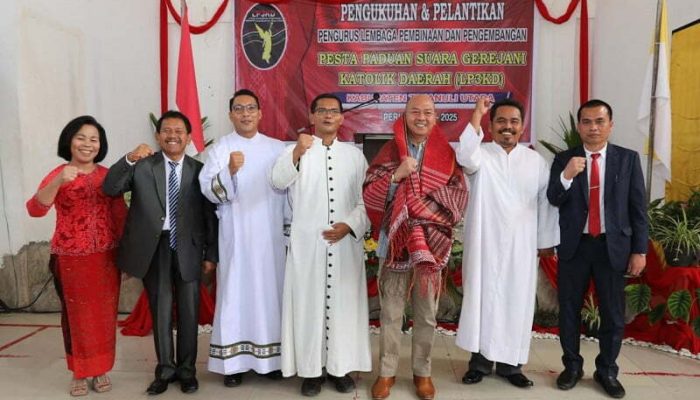 Bupati Nikson Hadiri Pengukuhan LP3KD