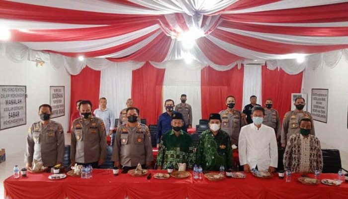 Kapolres Sibolga bersama Tokoh Agama Ikuti Kirab Merah Putih