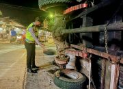 “Truk Monster” Terbalik di Jalan Suprapto Sibolga, Ini Kata Kasat Lantas