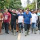 Pj Bupati Tapteng Elfin Nainggolan bersama Bakhtiar Sibarani Tinjau dan Bantu Korban Longsor Barus Utara
