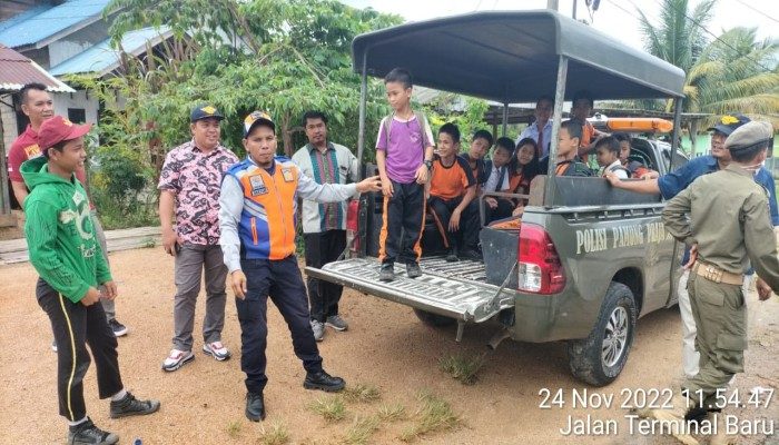 Pj Bupati Tapteng Perintahkan Dishub Angkut Pelajar yang Tak Dilayani Angkutan Umum
