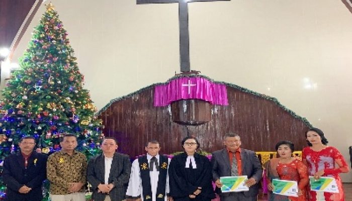 Perayaan Natal Siraja Oloan Padangsidimpuan Meriah dan Diwarnai Penyerahan Kartu Jamsostek