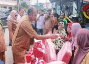 Pj Bupati Tapteng Serahkan Bantuan Awal Untuk Korban Kebakaran di Aek Tolang Pandan