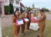 Melampaui Target Nasional Tiga Pegawai Dinas Dukcapil Kabupaten Humbahas Terima Penghargaan