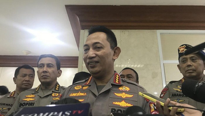 Kapolri Perintahkan Kabareskrim dan Kadiv Propam Temui Ibu Histeris di Tengah Rapat Kapolri dan Komisi III DPR