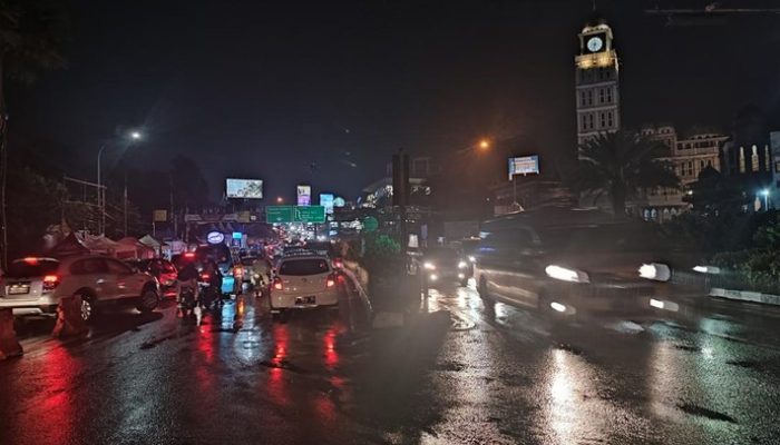Kendaraan yang Memasuki Jalan Raya Puncak Meningkat