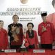 PDIP Umumkan Ganjar Pranowo Sebagai Calon Presiden, Megawati, Jokowi dan Ganjar Berpose Salam Metal