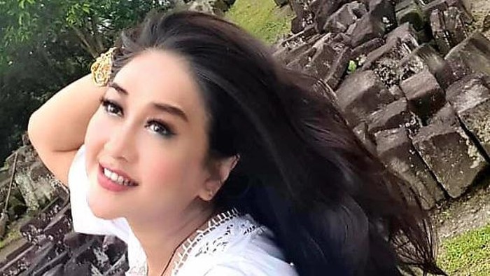 Judul: Paramitha Rusady Berbagi Kisah Melahirkan Putra Tunggal di Usia 41 Tahun dan Mengalami Koma Selama 4-5 Hari