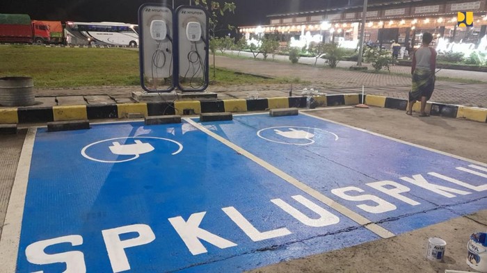 Pemerintah Siapkan SPKLU di 14 Titik Rest Area Tol untuk Mudik Lebaran 2023