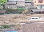 Banjir Bandang di Sembahe-Sibolangit Satu Unit Mobil Terseret