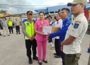 Petugas di Pos Pengamanan Idul Fitri Terima Bingkisan dari Kapolres dan Pengurus Bhayangkari Sibolga