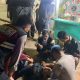 Personil Polres Tapanuli Tengah Bantu Korban Laka Lantas di Jalan Sibolga-Padangsidimpuan