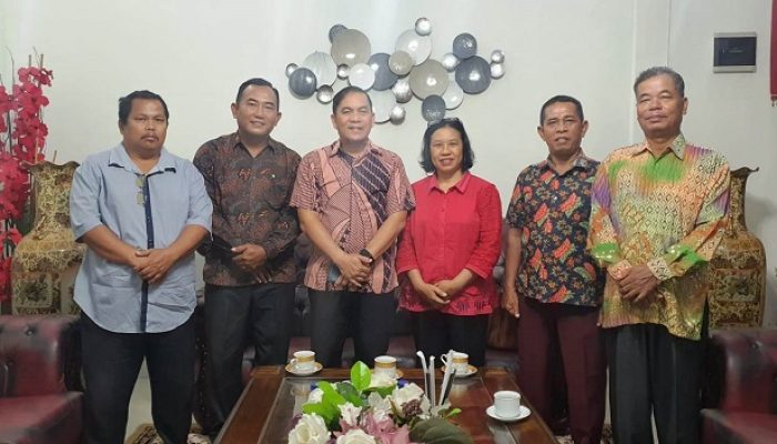 Pj Bupati Elfin Terima Kunjungan Pengurus Gereja Protestan Persekutuan (GPP) Nauli Tapteng