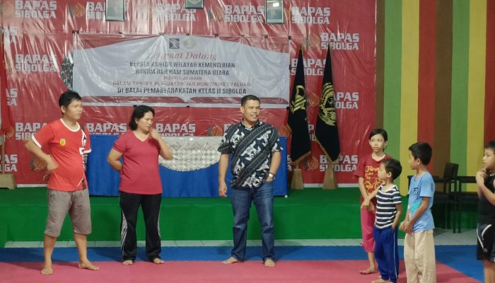 Ketua KKI Sibolga Tingkatkan Semangat Anak-anak Karate untuk Persiapan Pertandingan