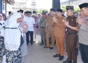 Pemkab Tapteng Berangkatkan 75 Calon Jamaah Haji Naik Pesawat dari Pinangsori ke Medan